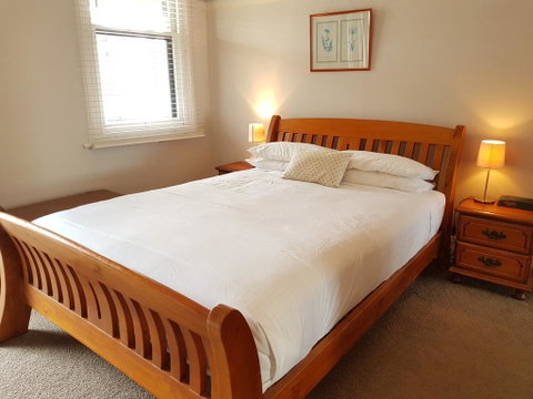 Newcastle Short Stay Apartments - Vista Apartment - Inverell Accommodation 1