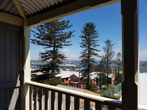Newcastle Short Stay Apartments - Vista Apartment - Inverell Accommodation 3