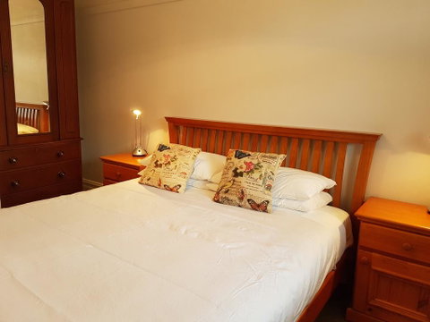 Newcastle Short Stay Apartments - Vista Apartment - Inverell Accommodation 2