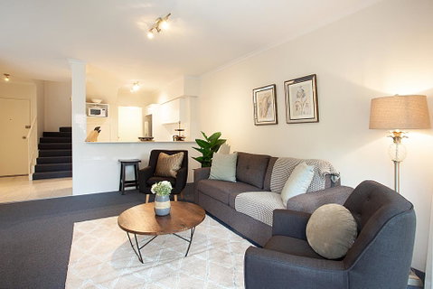 Newly-furnished 2-Bed Apartment With Gym And Pool - Inverell Accommodation 2