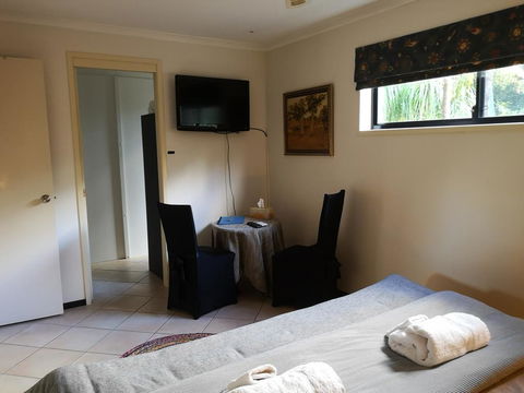 Noosa Edge Nudist Retreat - Inverell Accommodation 2
