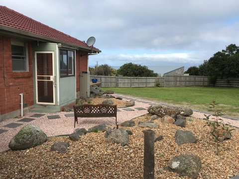OCEAN BREEZE - Inverell Accommodation 2