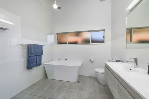 Ocean Paradise - Inverell Accommodation 3