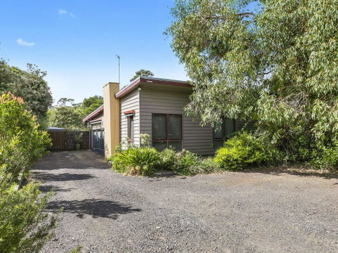 OCEANS 12 - ANGLESEA - Inverell Accommodation 0