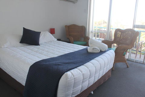 Oceanside Hawks Nest - Inverell Accommodation 3