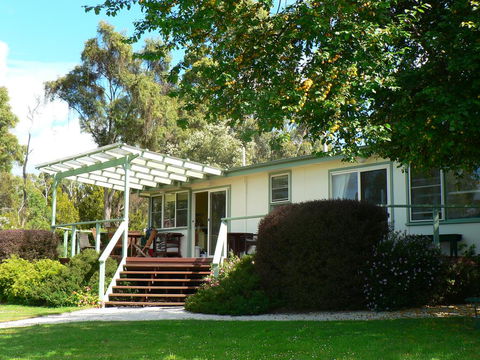 Olive's Cottage - Inverell Accommodation 2
