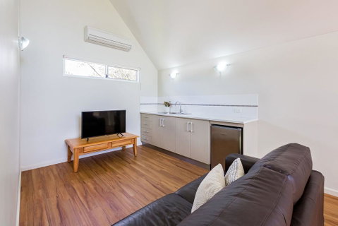 ON THE BEACH - Villa Over The Road From The Beach - Inverell Accommodation 2