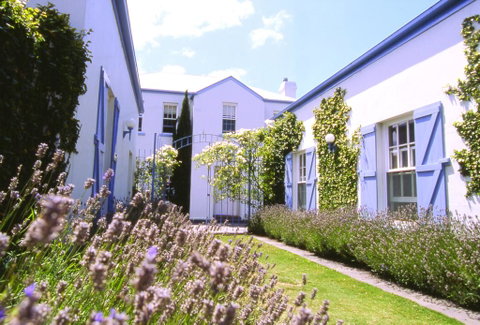 Oscars Waterfront Boutique Hotel - Inverell Accommodation 2