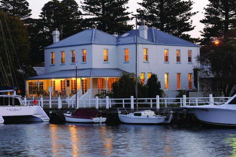 Oscars Waterfront Boutique Hotel - Inverell Accommodation 3