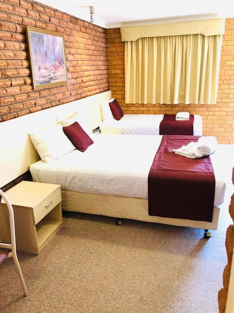 OVERLANDER MOTOR LODGE - Inverell Accommodation 3