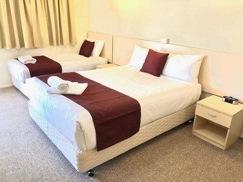 OVERLANDER MOTOR LODGE - Inverell Accommodation 1