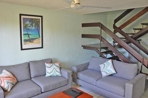 Palm Waters Holiday Villas - Inverell Accommodation 0