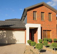 Pampas Grass Homestay A - Inverell Accommodation