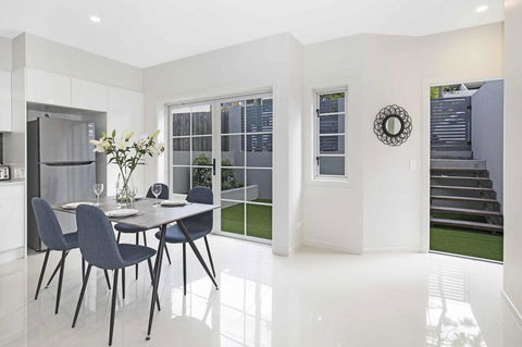 Park Avenue Hideaway For 4 Auchenflower Brisbane - Inverell Accommodation 3