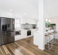 Park Avenue Terrace House Sleeps 9 - Inverell Accommodation