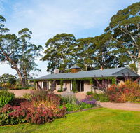 Paul Bangay The Farmhouse - Inverell Accommodation