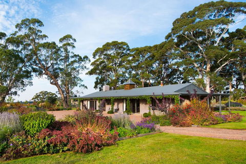 Paul Bangay The Farmhouse - Inverell Accommodation 0