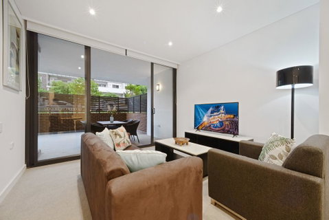 Peaceful, Water-side Retreat With Huge Courtyard. - Inverell Accommodation 3