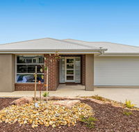 Pelican Waters - Inverell Accommodation