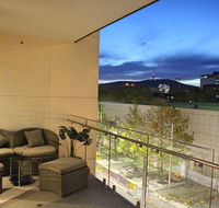 Perfectly Located Modern Apartment - Canberra CBD - Inverell Accommodation