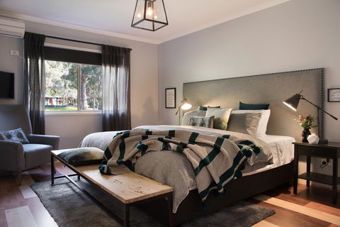 Phoenix - Inverell Accommodation 0