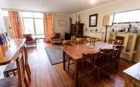 Point Lonsdale Beach House - Inverell Accommodation 1