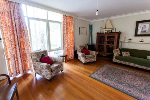 Point Lonsdale Beach House - Inverell Accommodation 2