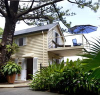 Port Douglas Cottage  Lodge - Inverell Accommodation