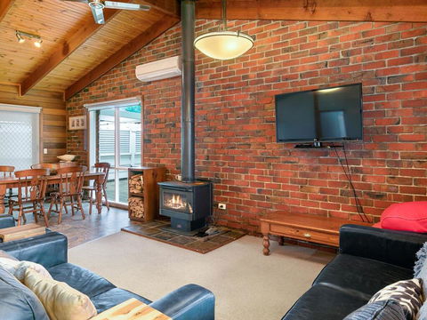 Powlett Place - Inverell Accommodation 2