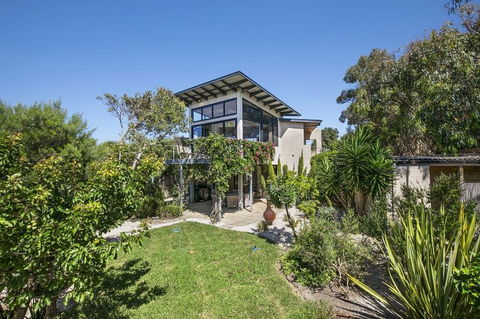 Pride Street Luxury 28 - Inverell Accommodation 1