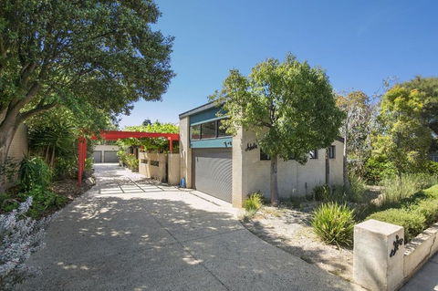 Pride Street Luxury 28 - Inverell Accommodation 2