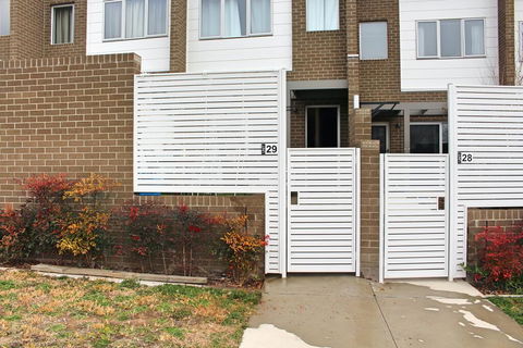 Private Room, Awesome Amenities - Molonglo Valley - Inverell Accommodation 1