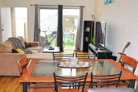 Private Room, Awesome Amenities - Molonglo Valley - Inverell Accommodation 2