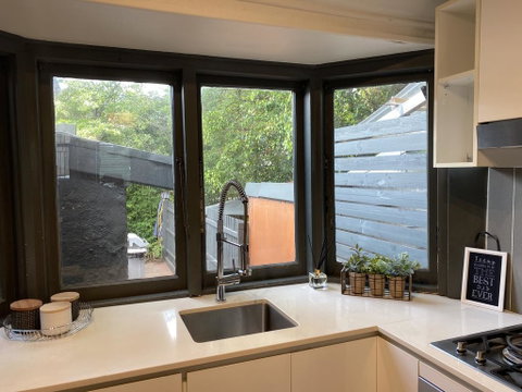 Pyrmont 2 Bdrm Terrace Home - Sydney Premium Location- Walk Everywhere - Sleeps 6 - Inverell Accommodation 1