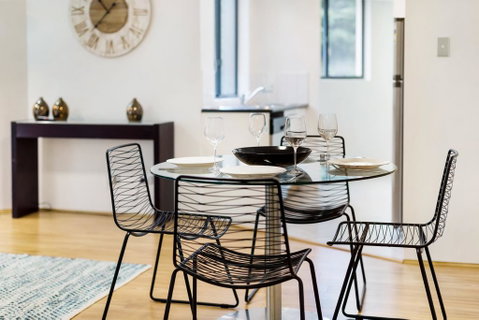 Pyrmont Self-Contained Modern One-Bedroom Apartment 28 Mill - Inverell Accommodation 2