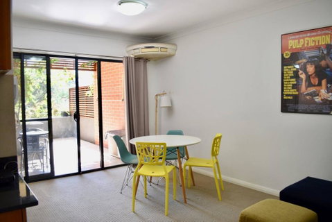 Quiet 1 Bedroom Flat In Concord - Inverell Accommodation 3
