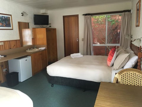 Railway Motel Myrtleford - Inverell Accommodation 1