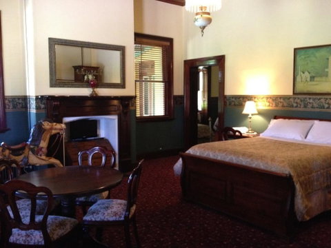 Ranelagh House - Inverell Accommodation 2
