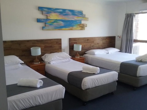 Red Star Hotel Palm Beach - Inverell Accommodation 2