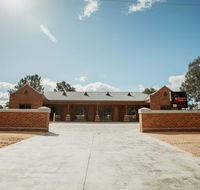 Red Waratah Accommodation - Inverell Accommodation
