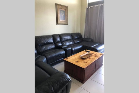 Resort Style Apartment On Gregory - Inverell Accommodation 2
