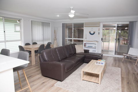 Riverside Haven - Boating, Fishing, Beach, Cafes In Walking Range - Inverell Accommodation 2