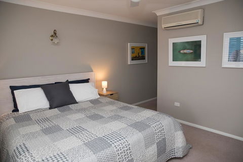 Riverside Haven - Boating, Fishing, Beach, Cafes In Walking Range - Inverell Accommodation 3
