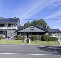 Robertson Public House and Kitchen - Inverell Accommodation