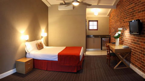 Rose & Crown Hotel - Inverell Accommodation 1