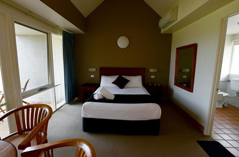 Rothbury Escape - Inverell Accommodation 2
