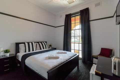 Royal Hotel Ryde - Inverell Accommodation 0