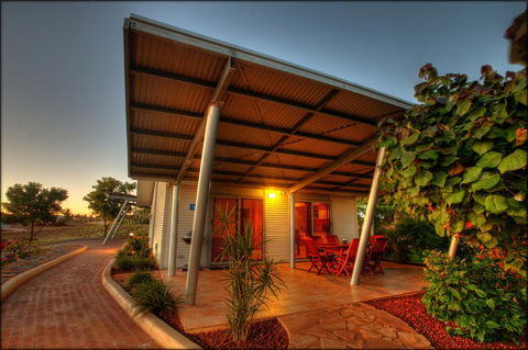 Samson Beach Chalets - Inverell Accommodation 0