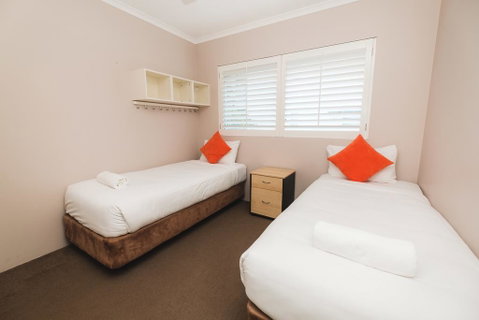 Sanctuary Lake Apartments - Inverell Accommodation 2