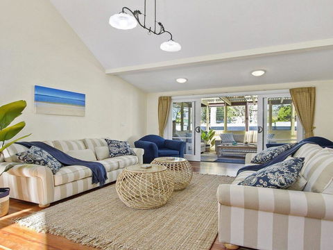 Sandy Shores - Character, Charm, Outdoor Spa - Inverell Accommodation 0